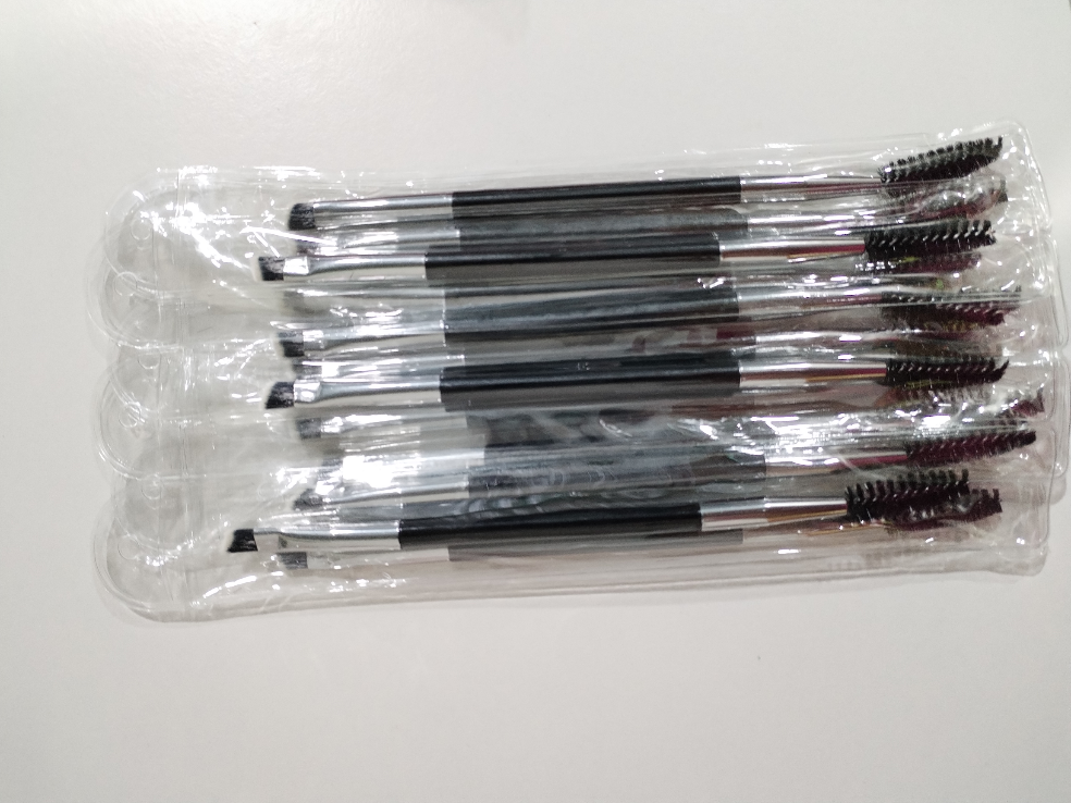 BROCHA DELINEADOR PARA CEJAS