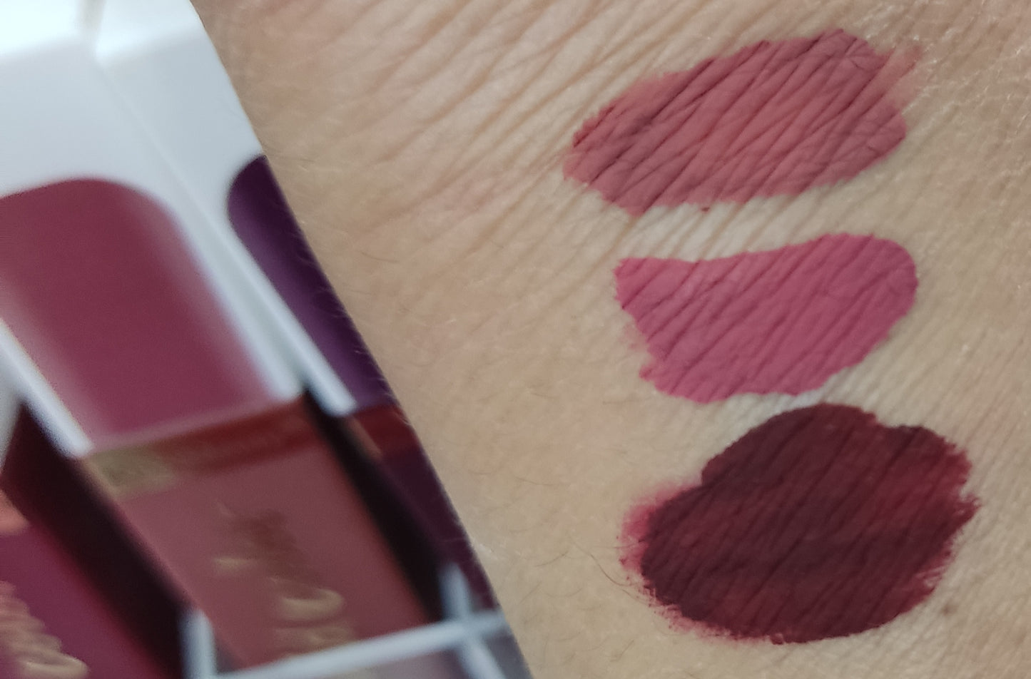 Lip Gloss LIQUID COLOR| Kiss Beauty