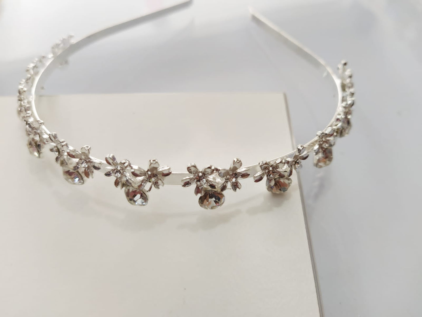 Diadema con piedras | ForYou